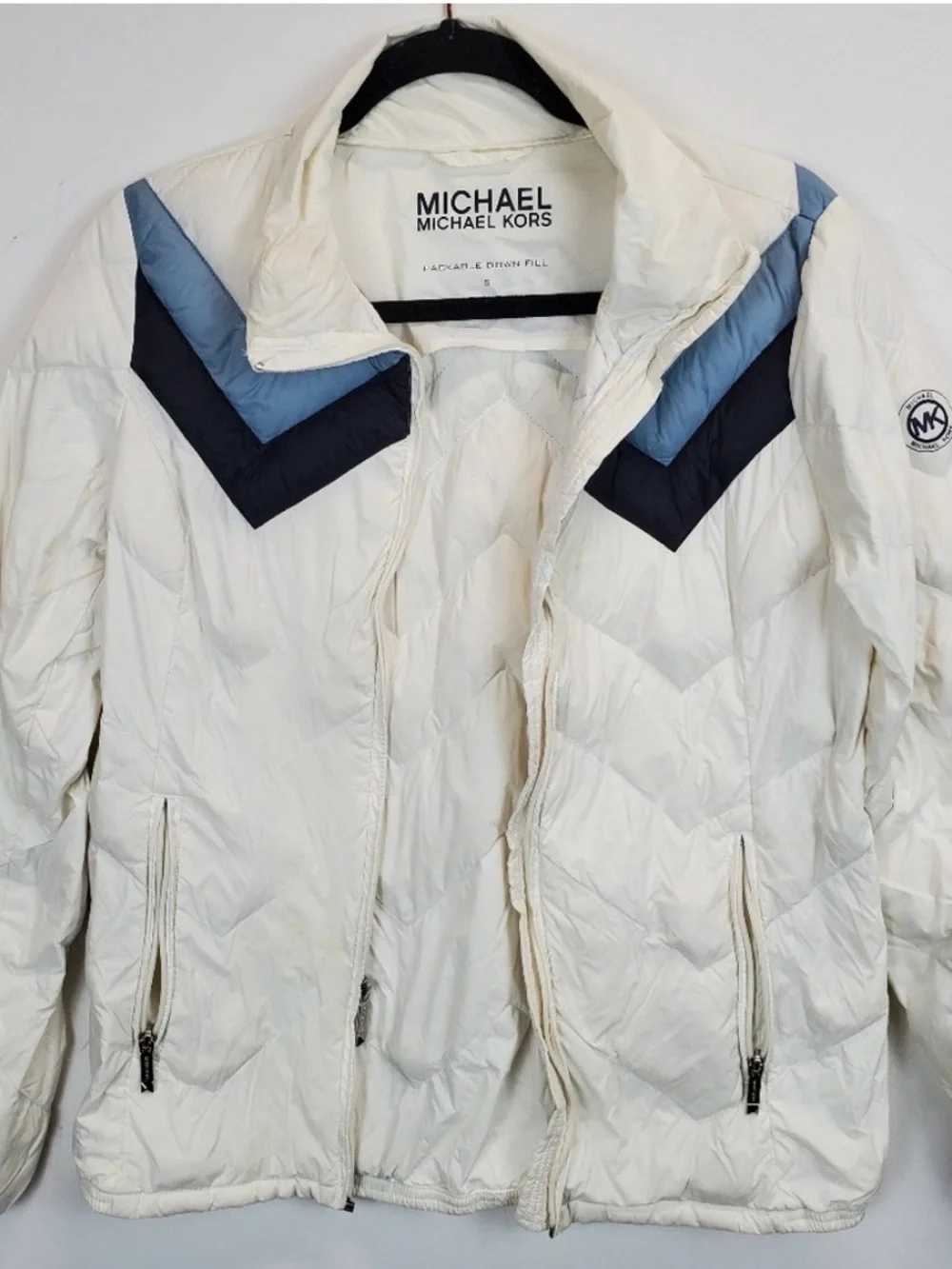 MICHAEL Michael Kors Cream Puffer Jacket with Navy and Light Blue Chevron